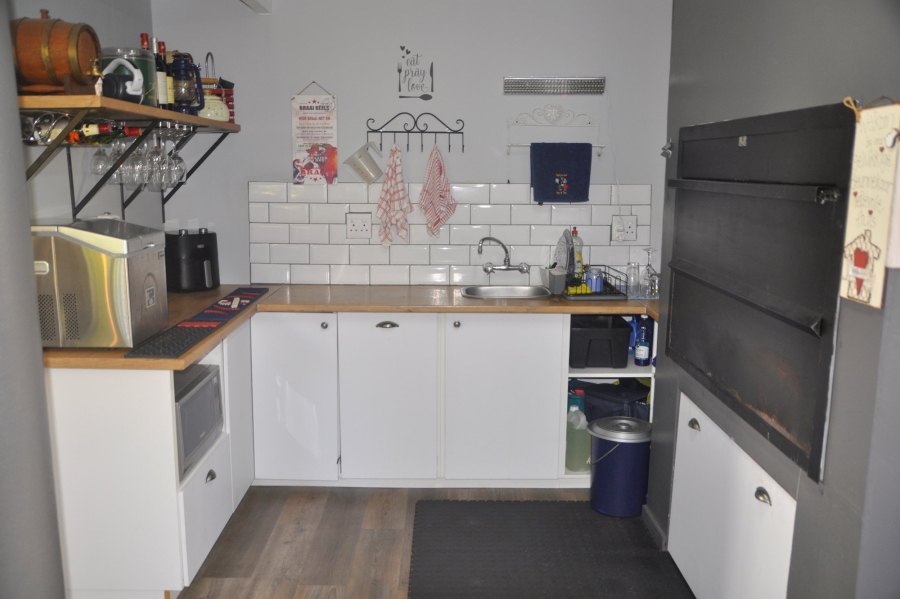 5 Bedroom Property for Sale in Fraaiuitsig Western Cape